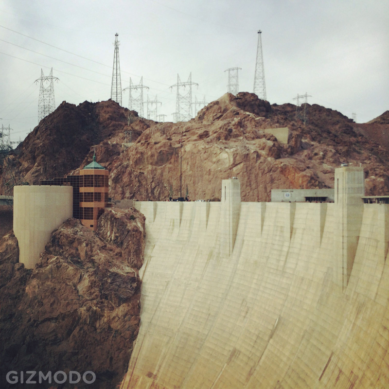 Illustration for article titled Hoover Dam Is a Super-Gadget That Keeps the Lights in Vegas Burning